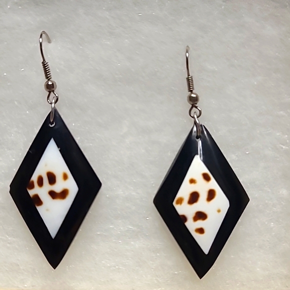 Cow Print Diamond Shaped Earrings - Picture 1 of 4